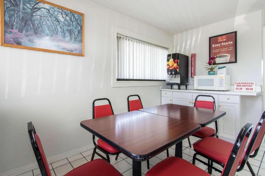 Econo Lodge Crestview Kültér fotó