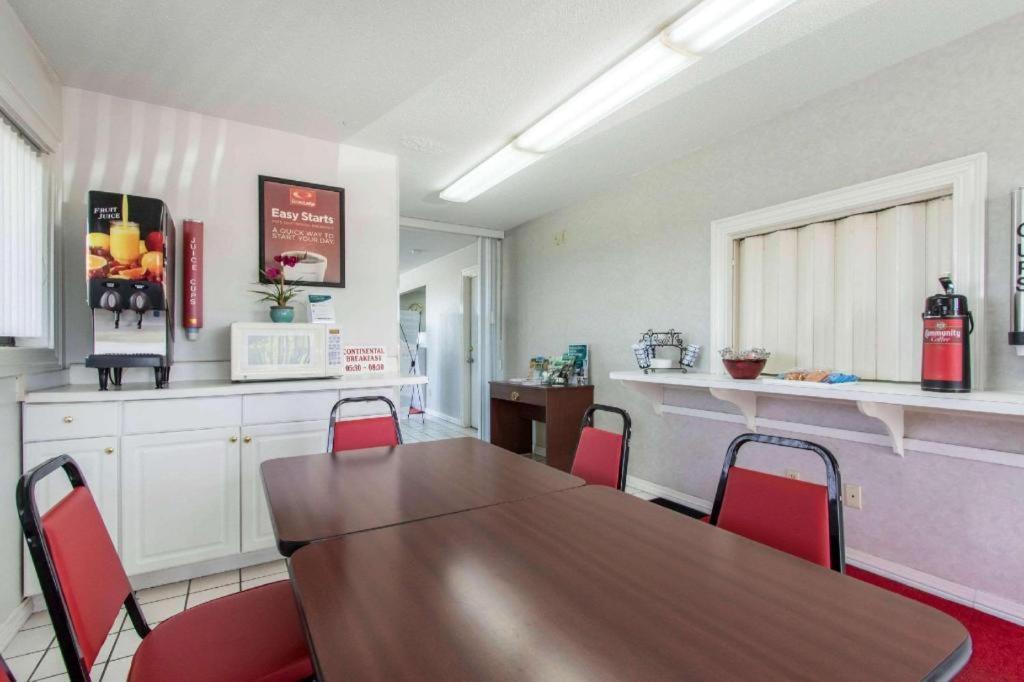 Econo Lodge Crestview Kültér fotó